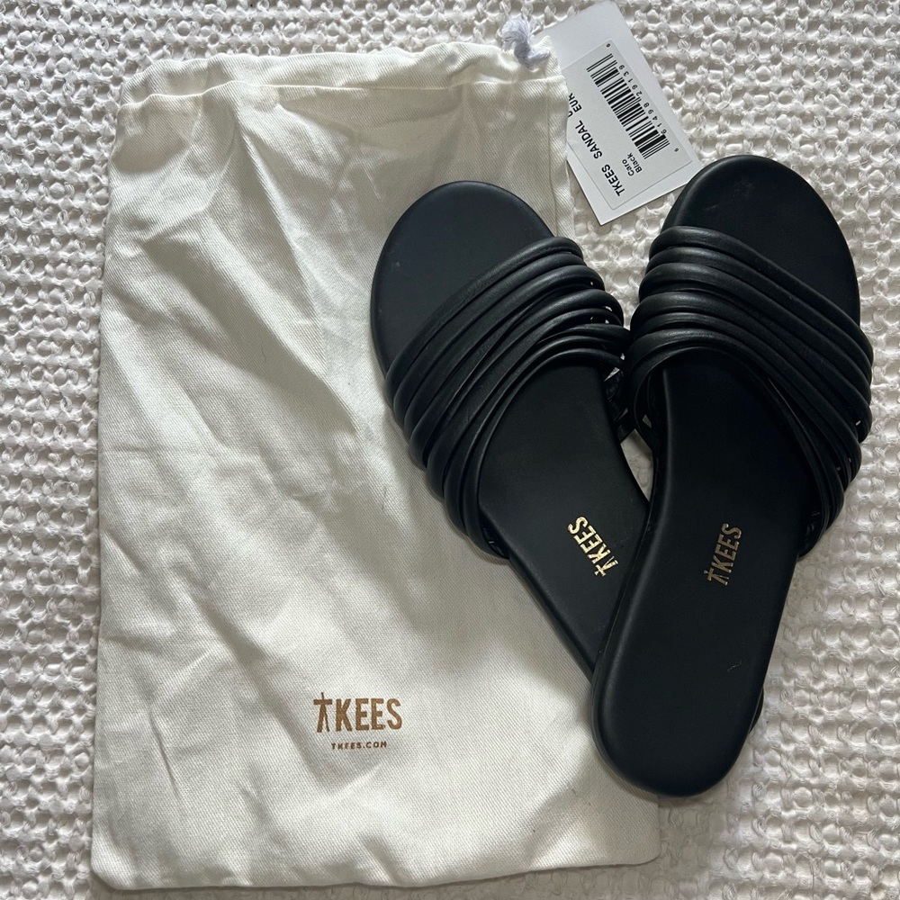 Tkees caro black 8 nwt